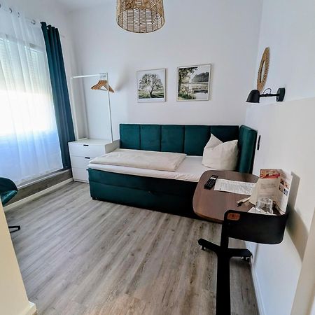 Schaefers Hotel, Self-Check-In, Cafe Und Baecker Am Hotel 弗希塔 外观 照片