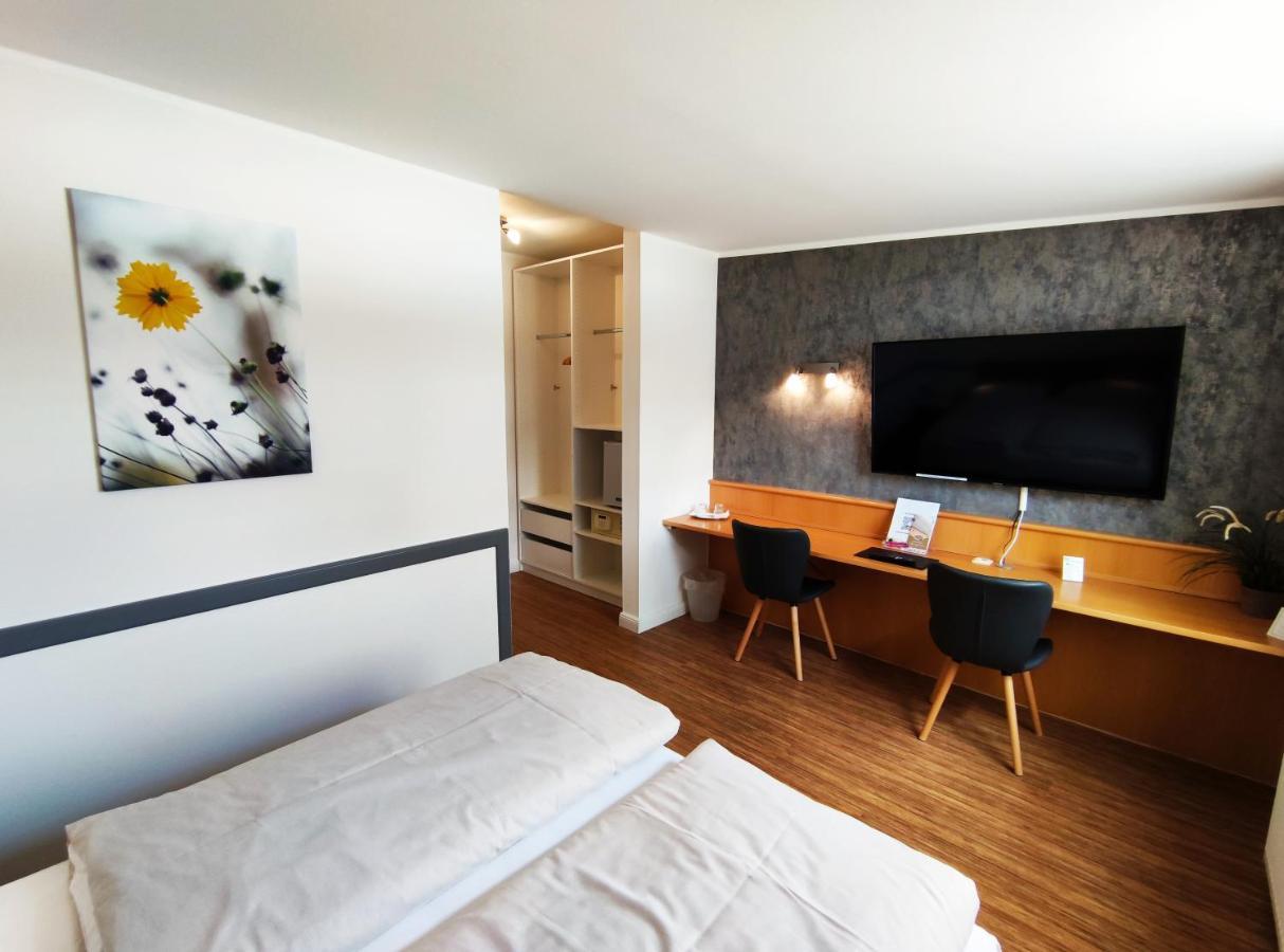 Schaefers Hotel, Self-Check-In, Cafe Und Baecker Am Hotel 弗希塔 外观 照片