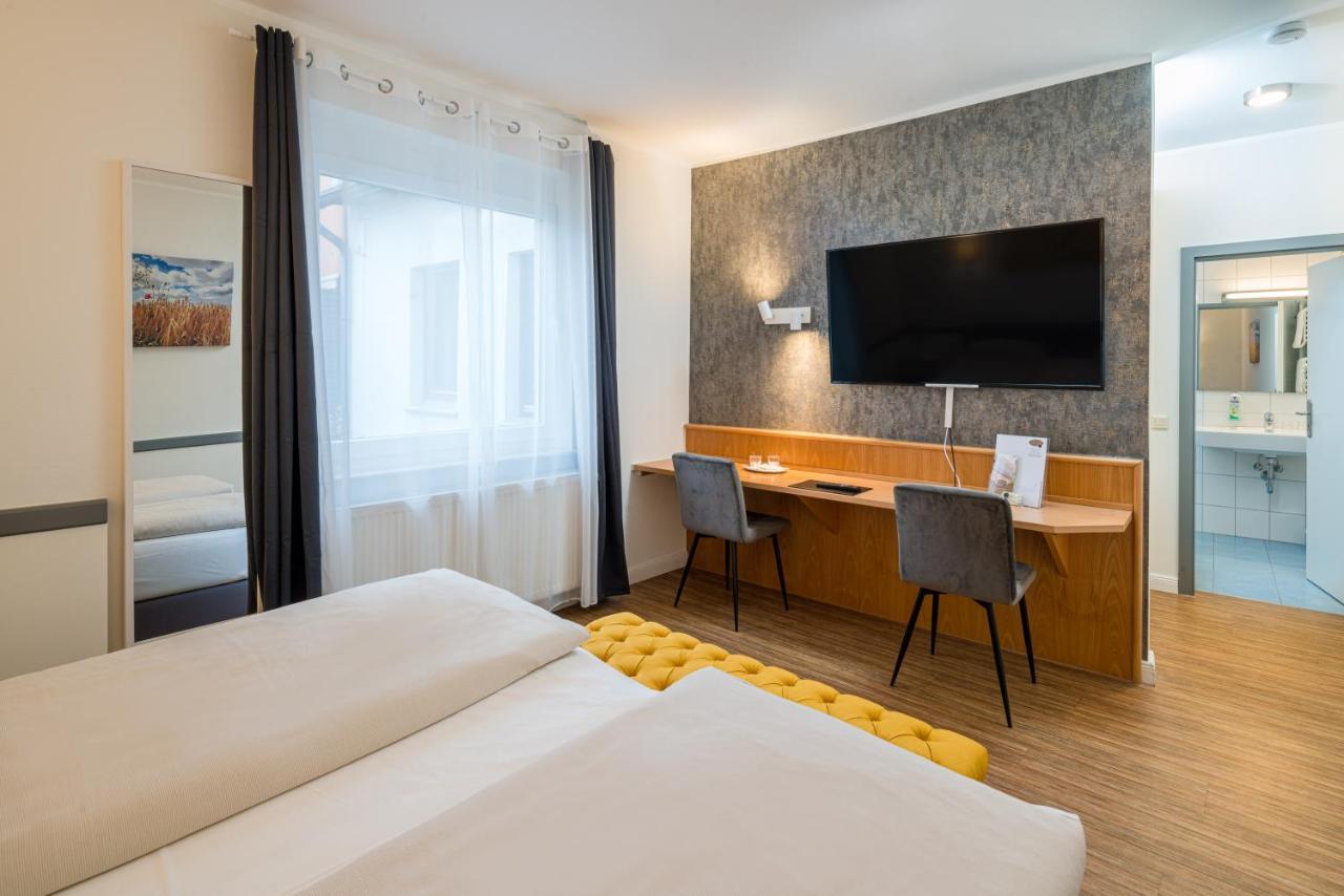 Schaefers Hotel, Self-Check-In, Cafe Und Baecker Am Hotel 弗希塔 外观 照片