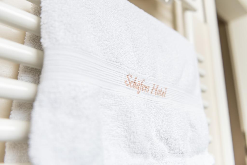 Schaefers Hotel, Self-Check-In, Cafe Und Baecker Am Hotel 弗希塔 外观 照片