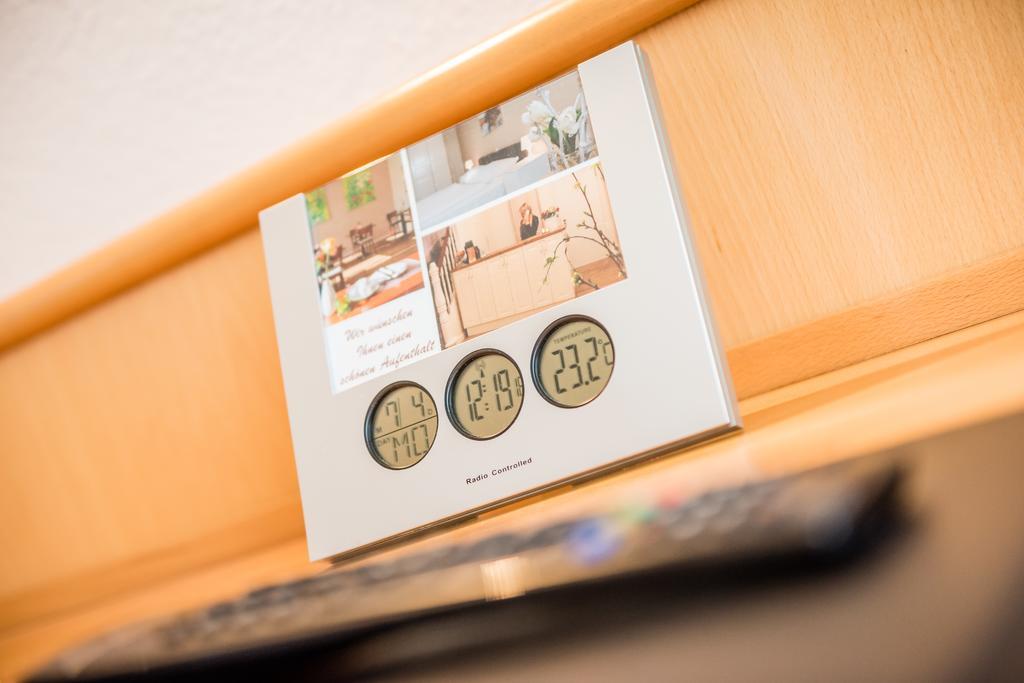 Schaefers Hotel, Self-Check-In, Cafe Und Baecker Am Hotel 弗希塔 外观 照片