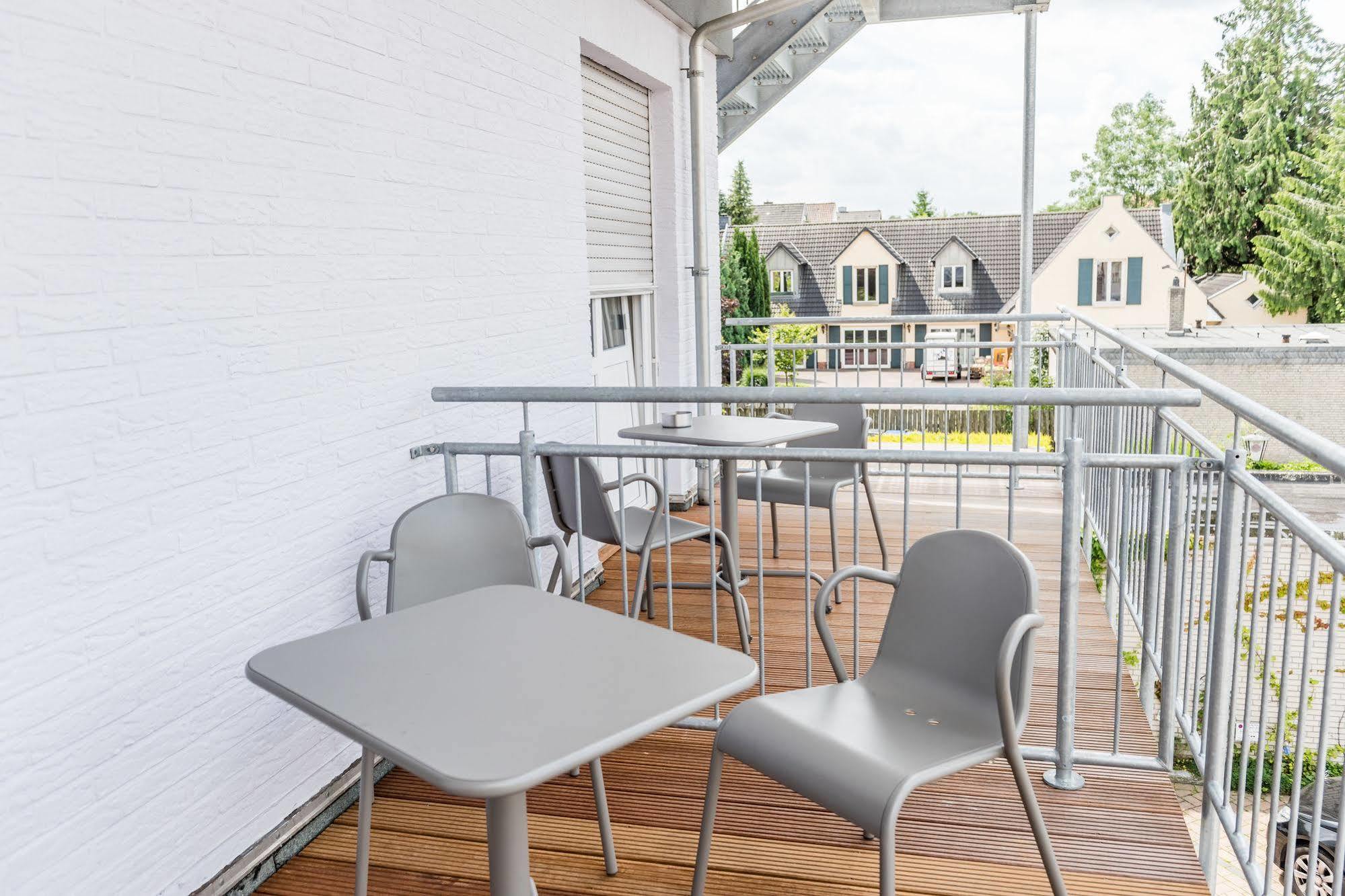 Schaefers Hotel, Self-Check-In, Cafe Und Baecker Am Hotel 弗希塔 外观 照片